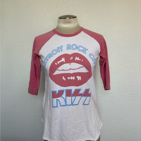 Kiss Long Sleeve Shirt by Junk Food - Pink and White - Picture 2 of 5
